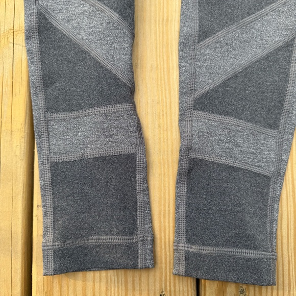 Special Edition Lululemon Grey 27” Wunder Under HR With Mesh Design - Picture 10 of 13